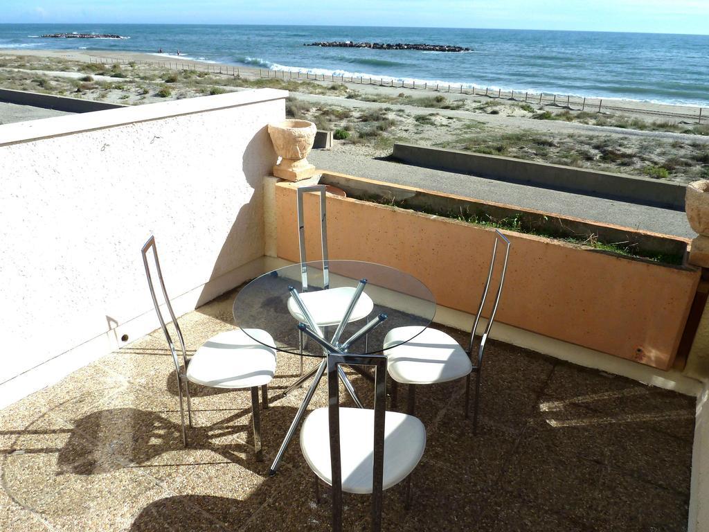Barcaresa-Charmant T 2 Vue Mer Pied Dans L'Eau 르발카레스 객실 사진